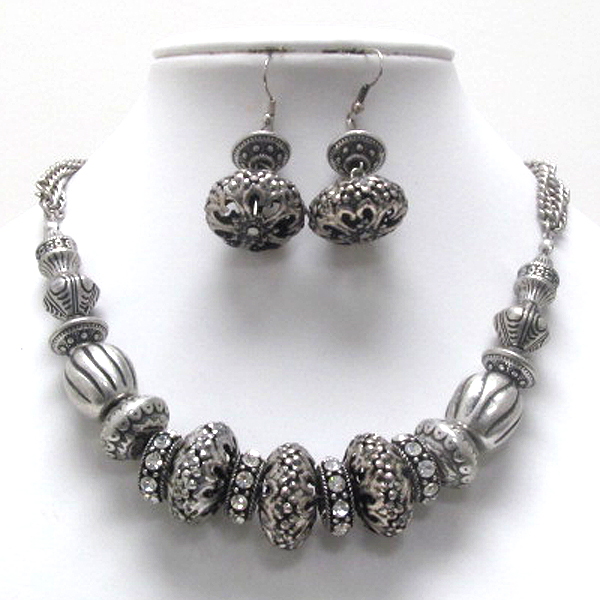 Crystal ring and detail tetured metal beads link necklace earring set