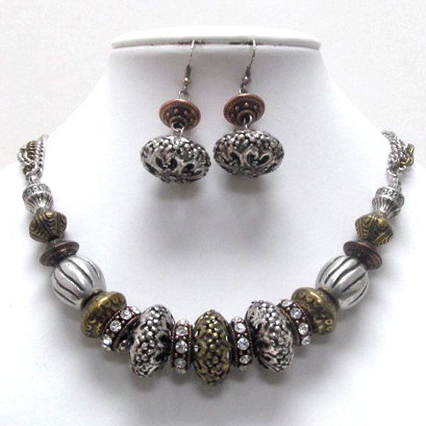 Crystal ring and detail tetured metal beads link necklace earring set