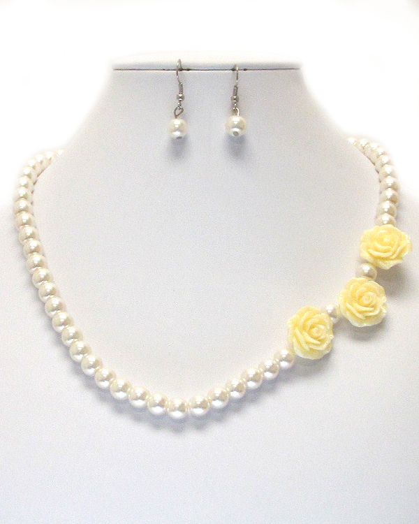 Flower on side pearl necklace earring set