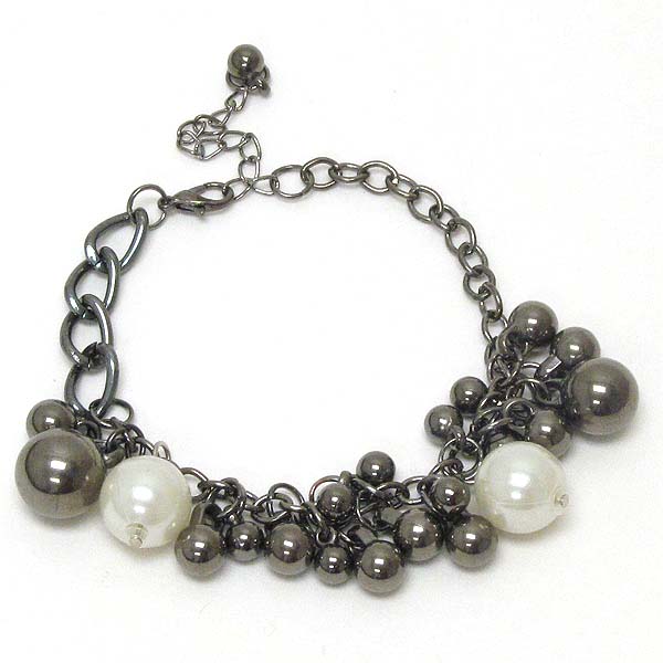 Multi pearl and metal ball dangle bracelet