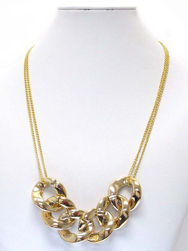 Thick chain accent necklace