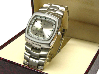 Mens metal band watch with case