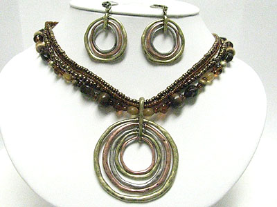 Tri tone round hoop pendant and multi strand beads necklace set