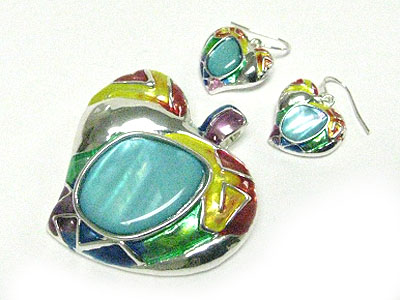 Shell and color metal casting heart pendant earring set