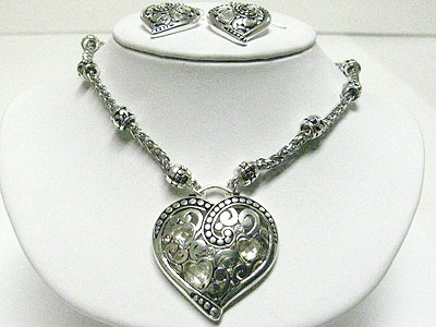 Metal art heart pendant and mussle chain necklace earring set