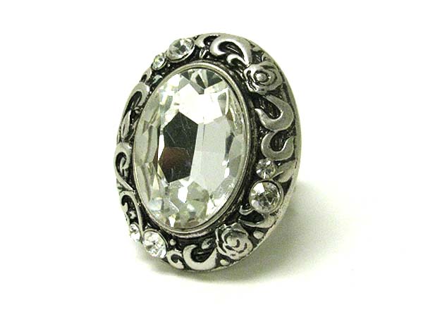 Facet big glass stone and textured metal oval stretch ring