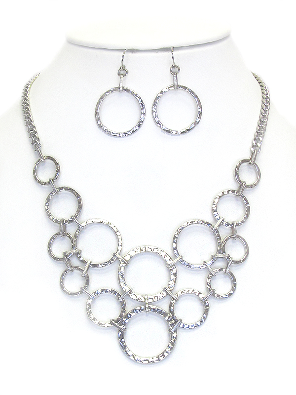 Textured multi metal hoop link necklace set