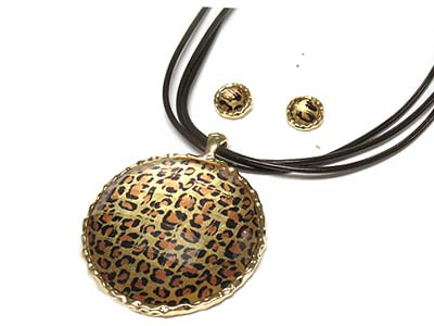 Acryl leopard pattern pendant nekclace and earring set