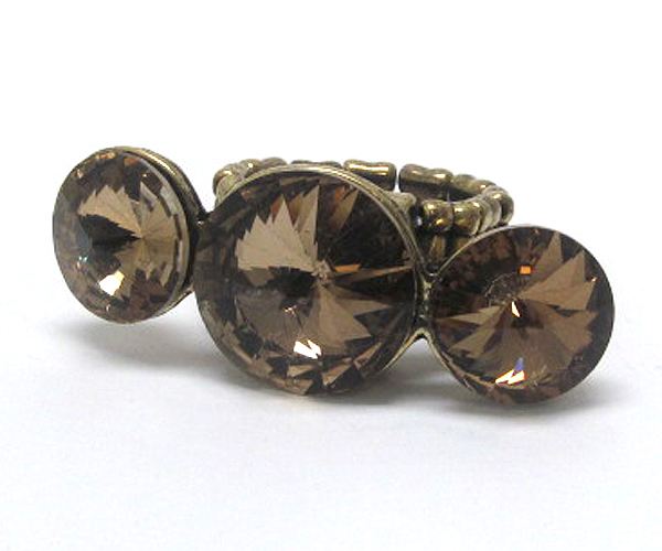 Triple facet glass stretch ring