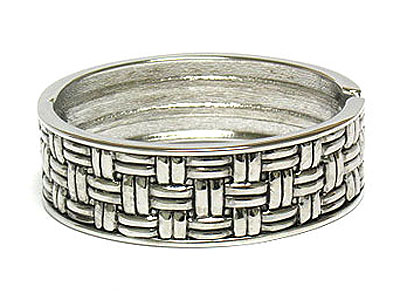 Woven metal pattern hinge bangle