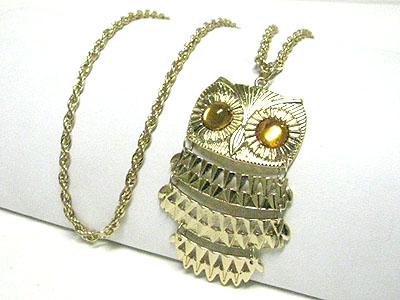 Vintage style burnish metal owl pendant long necklace