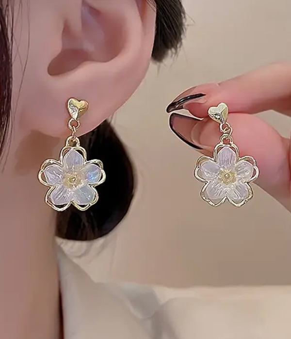 Acrylic petal flower earring