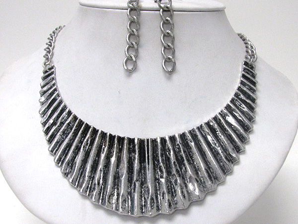 Ancient pattern metal half chocker necklace earring set