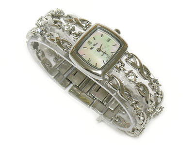 Three crystal chain watch