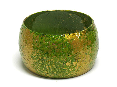 Sponged color metal bangle bracelet