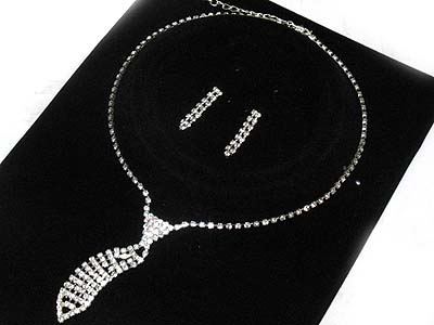 Rhinestone boutique style y shape necklace and earring set