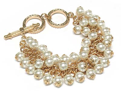 Boutique style multi pearl beads toggle bracelet  