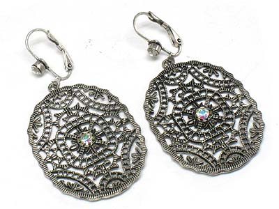 Casting metal oval disk and crystal deco earring 