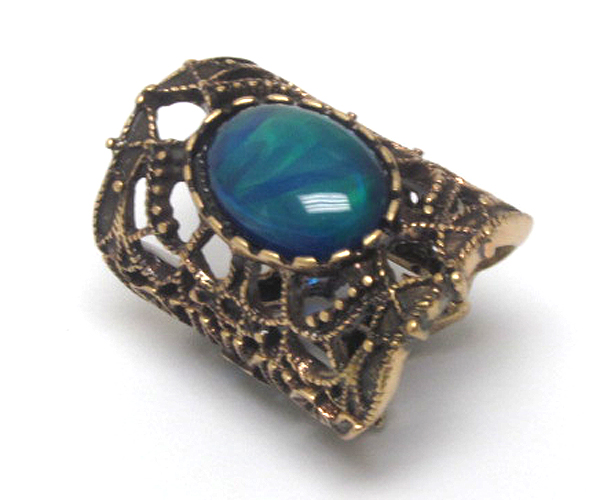 Metal filigree and stone deco stretch ring