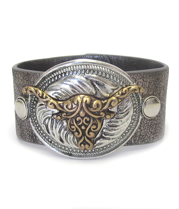 Texas long horn leatherette button bracelet