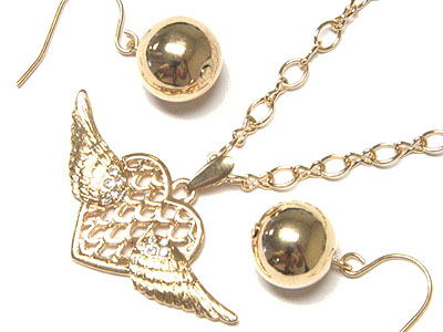 Angels wing necklace and ball earring set