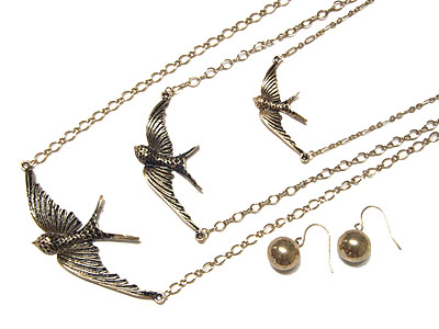 Triple dove fling necklace