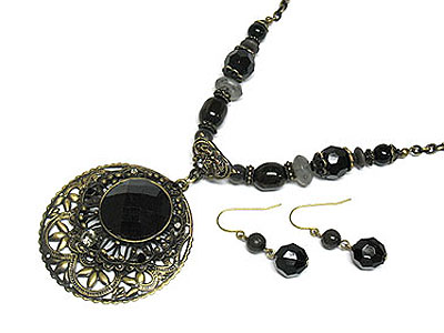 Crystal deco metal filigree round pendant and beads sting necklace and earring set