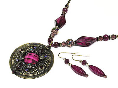 Crystal deco metal filigree round pendant and beads sting necklace and earring set