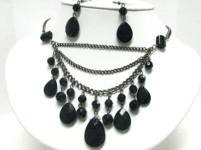 Multi facet jet stone dangle triple level chain necklace set