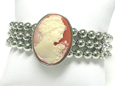 Cameo and metal ball stretch bracelet