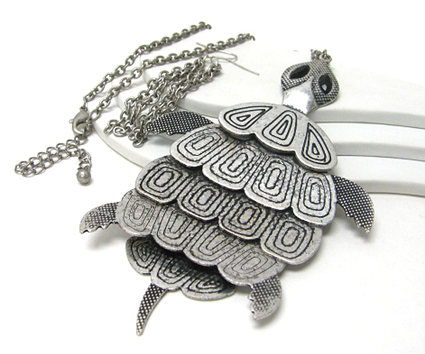 Metal art turtle pendant long chain necklace