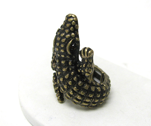 Crocodile stretch ring