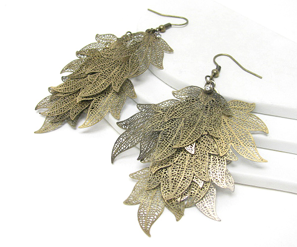 Filigree metal leaves dangle earring