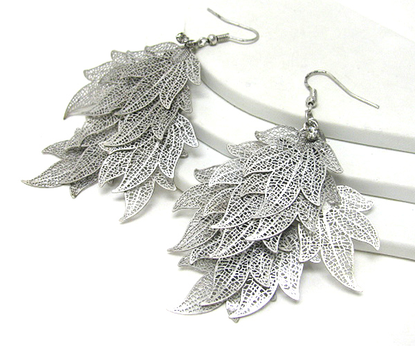 Filigree metal leaves dangle earring