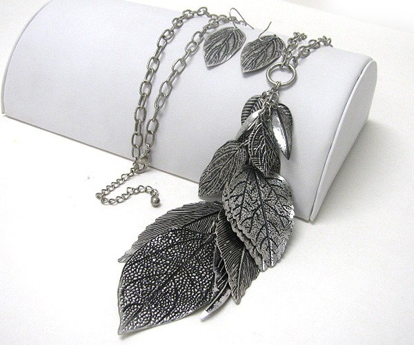 Filigree metal leaves dangle long necklace set