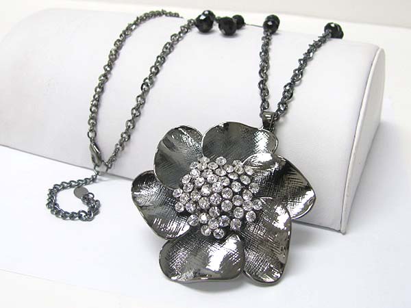 Crystal stud scratch metal flower pendant long necklae earring set