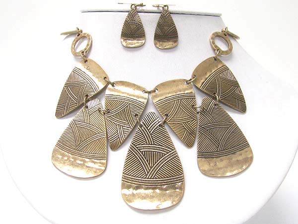 Double layer tri tone burnish textured metal triangle link necklace earring set