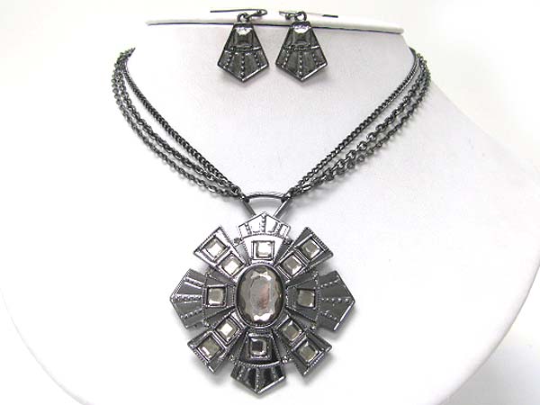 Glass and metal deco pmedallion necklace earring set