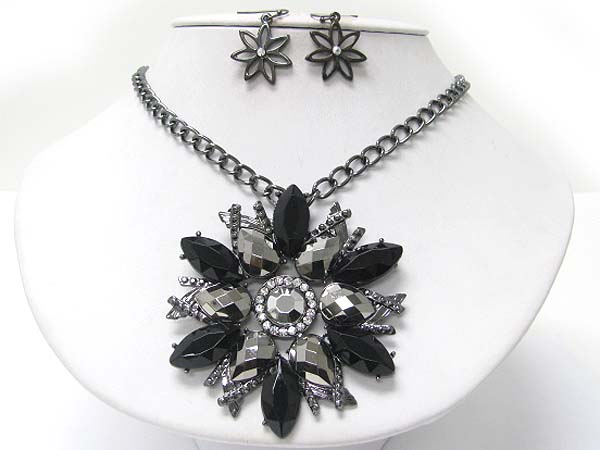 Crystal glass and metal deco medallion necklace earring set