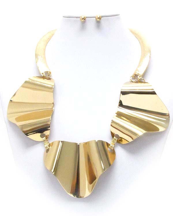 Natural shape triangular metal link necklace earring set