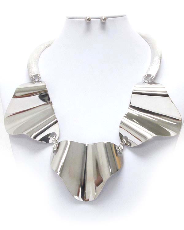 Natural shape triangular metal link necklace earring set