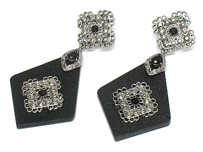 Crystal and casting metal deco wood dangle earring 