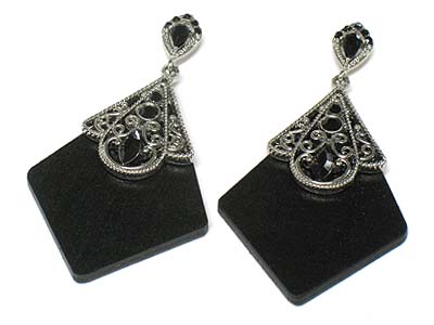 Crystal and casting metal deco wood dangle earring 