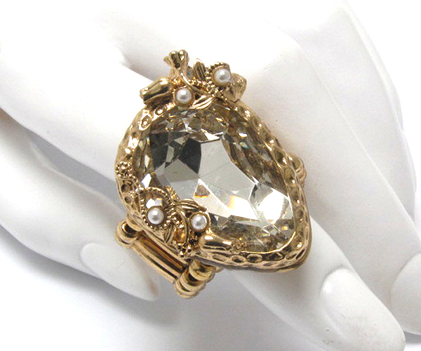 Glass art deco stretch ring