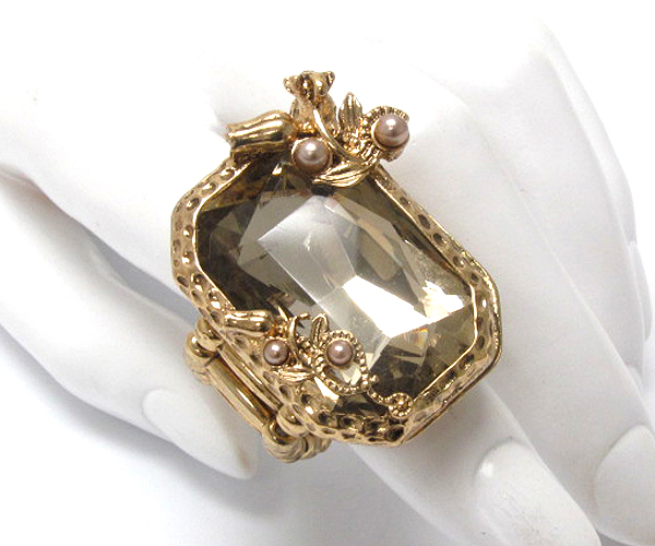 Glass art deco stretch ring