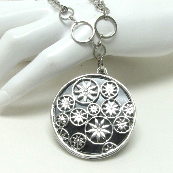 Crystal flower pattern and enamel metal pendant chain necklace