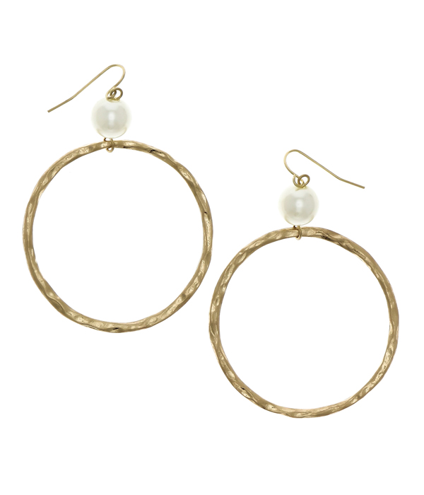 Hammered metal hoop and pearl earring