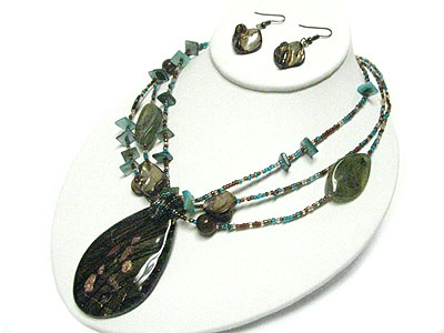 Murano glass oval pendant multi chip stone necklace set