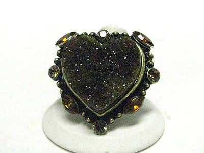 Natural looking rough surface crystal heart adjustable ring 