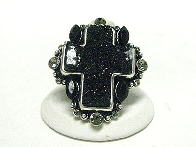 Natural looking rough surface crystal cross adjustable ring 